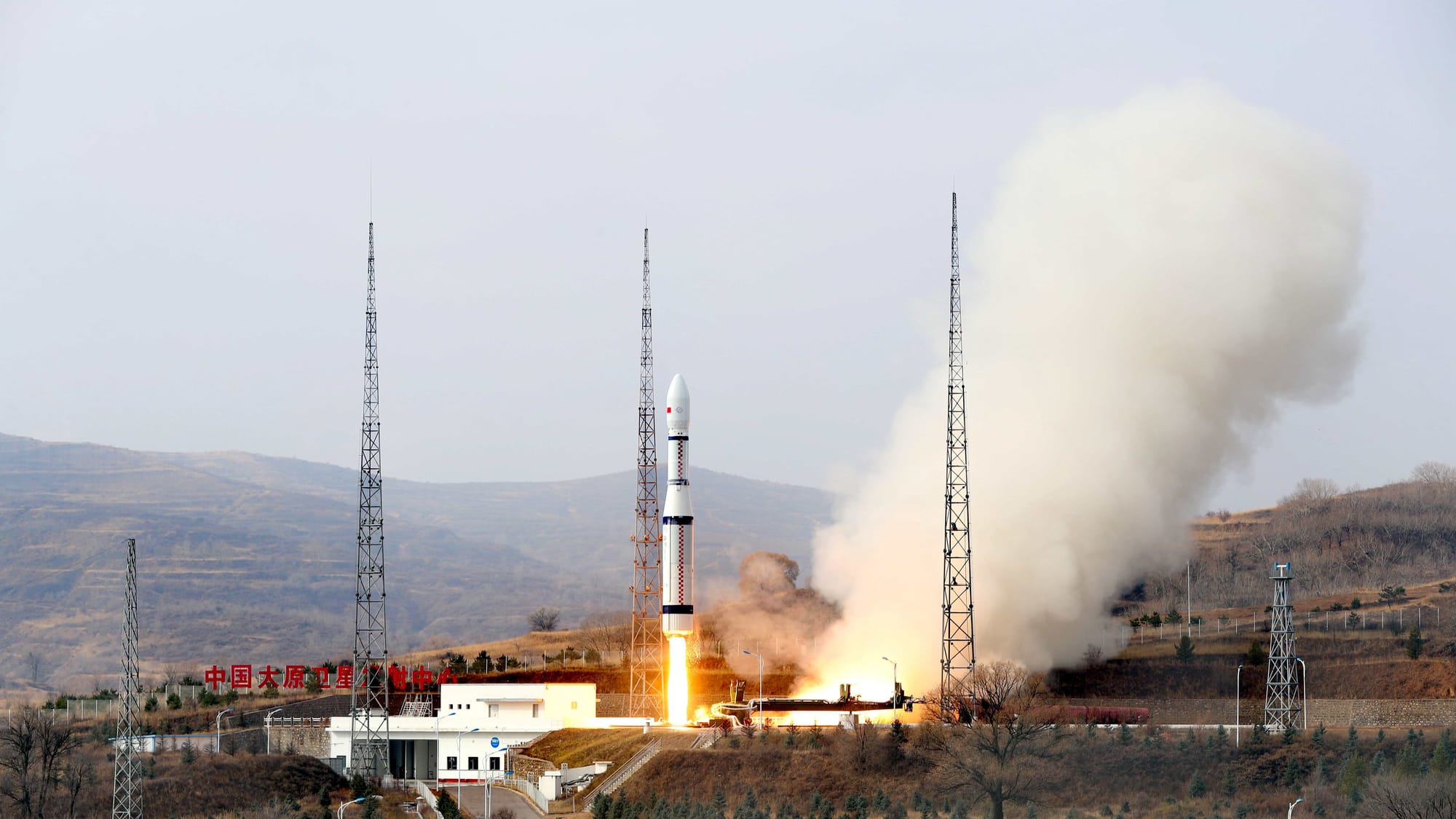A Long March 6  lifting off from Taiyuan Satellite Launch Center. ©Zheng Bin/Taiyuan Satellite Launch Center