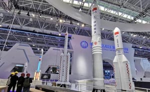 A model of the present Long March 9 design at 2022 Airshow China in Zhuhai. ©China Academy of Launch Vehicle Technology